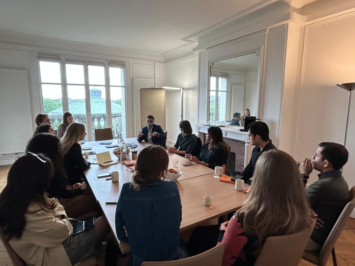 #Intervention 

Ce mardi 22 avril 2025, Lorène BONNE et Jad El Hage, Juristes du Pôle MARD du <a href="/CMAP_Med_Arb/">CMAP - Médiation Arbitrage</a> ont organisé une journée de formation à la médiation et à l'arbitrage, à destination des étudiants de <a href="/sciencespo/">Sciences Po</a> 

Pour en savoir plus 👉 linkedin.com/posts/cmap-cen…