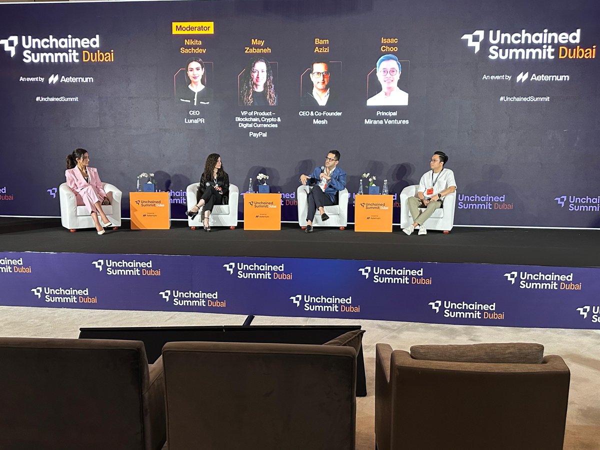MenonCrypt0's tweet image. 🎉 What a powerful lineup at #UnchainedSummit today 🔥 

Blockchain legends sharing the future roadmap 🌐 

#Token2049 #EventbyAeternum @UnchainedSummit
