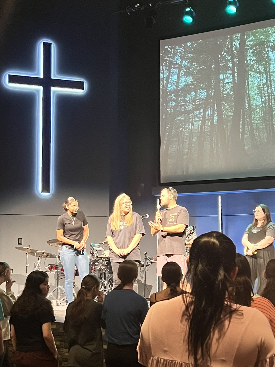 fca_natalia's tweet photo. Thank you to First Baptist Castroville and @MedinaValleyFCA for inviting us to a beautiful night of praise and worship. Proud of our kids for investing in their faith this year. 💙 https://t.co/ZU6XFgF9a2