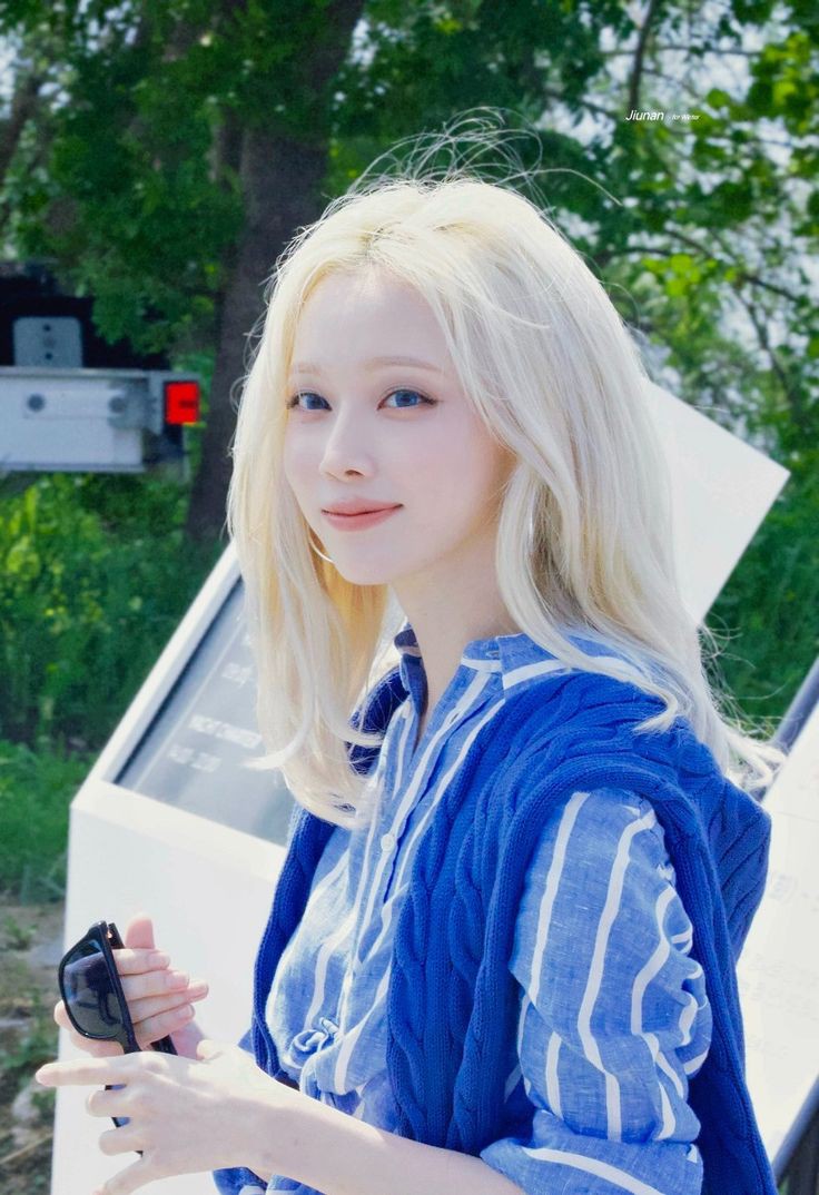 whtasmine's tweet image. One Room.

— milkymong four tweets au. ( ABCDE universe's)

©whtasmine, 2025