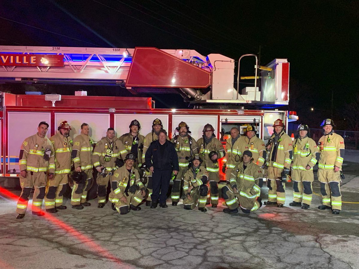 🚒After 35 years of dedicated fire service, Platoon Chief John Boocock is retiring from <a href="/oakvillefire/">Oakville Fire Dept</a>. A steady leader, mentor, &amp; team player, John has left a lasting impact on the department. Thank you, Chief — enjoy a well-earned retirement! #OFD
Photo courtesy: <a href="/ACollinsPhoto/">Andrew Collins</a>