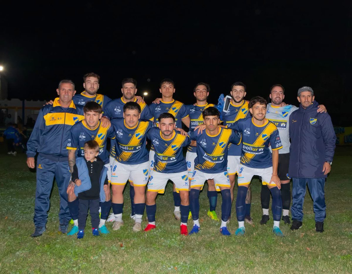 Se fue en empate 👈

                    1-1
⚽️: Facundo Fernández 

Ante un gran marco de público que nos acompaño para nuestro debut en copa OFI 2025

Próximo finde nuevamente en casa, todos juntos alentando a los pibes 💙💛