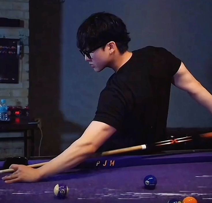 ️️ ️️ 
️️ ️️ 

♧ #𝖱𝖠𝖲𝖳𝖠𝖸_𝖭𝖠𝖳𝖨𝖮𝖭  𝗝𝗶𝗿𝗼𝘂. 
💭 ビリヤード

It's time for a game of pool. Who's good at it? RASTAY君は演奏が上手ですか？

️️ ️️ 
️️ ️️