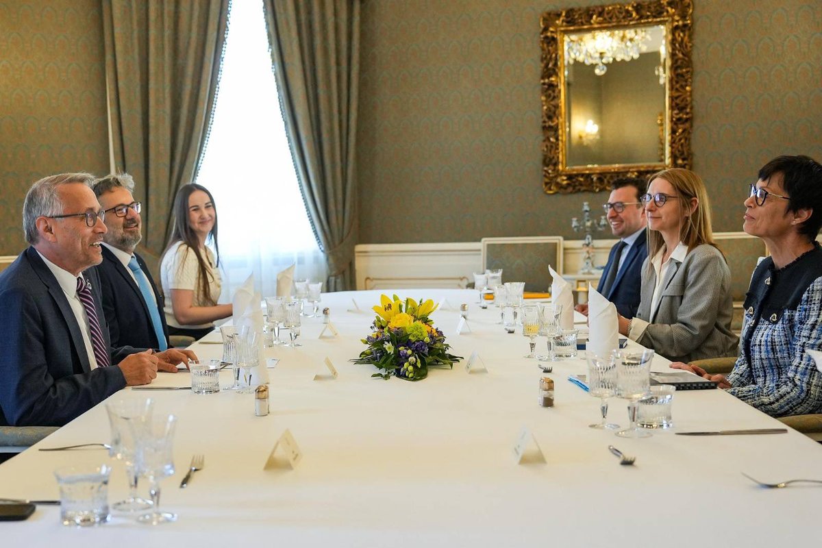 Tvoříme Evropu (@tvorime_evropu) on Twitter photo Dnes v pražském Lichtenštejnském paláci probíhá konference na téma “Nové impulsy pro rozšíření EU: Přínosy pro občany a firmy”. Úvodní slovo přednesl ministr pro evropské záležitosti <a href="/_MartinDvorak/">Martin Dvořák 🌈</a> 🇨🇿🇪🇺. Dnes v pražském Lichtenštejnském paláci probíhá konference na téma “Nové impulsy pro rozšíření EU: Přínosy pro občany a firmy”. Úvodní slovo přednesl ministr pro evropské záležitosti <a href="/_MartinDvorak/">Martin Dvořák 🌈</a> 🇨🇿🇪🇺.