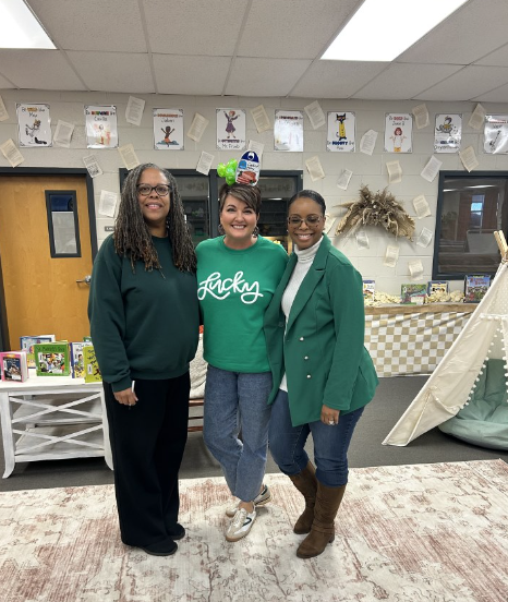SouthSalemMedia's tweet photo. Hey Spartans! 💚
Let's congratulate South Salem Elementary's Teacher of the Year (2025-2026): Mrs. Olivia A. Adams
#southsalemelementary #southsalem #sses #newtoncounty #levelup #spartans #spartansunite #teacheroftheyear https://t.co/x7iSZ8bDZd