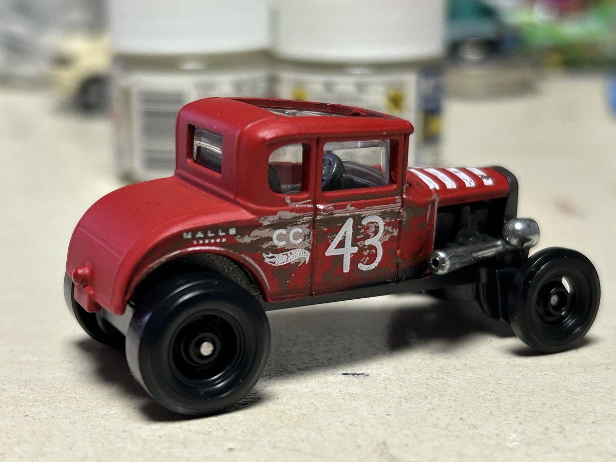 porschegmbh's tweet image. #ホットウィール  #ModelA  #FORD 
 デュースの先輩なんですね😳マフラー開口と灯火類をイージーにペイント🖌👍それだけでCOOL😎✨