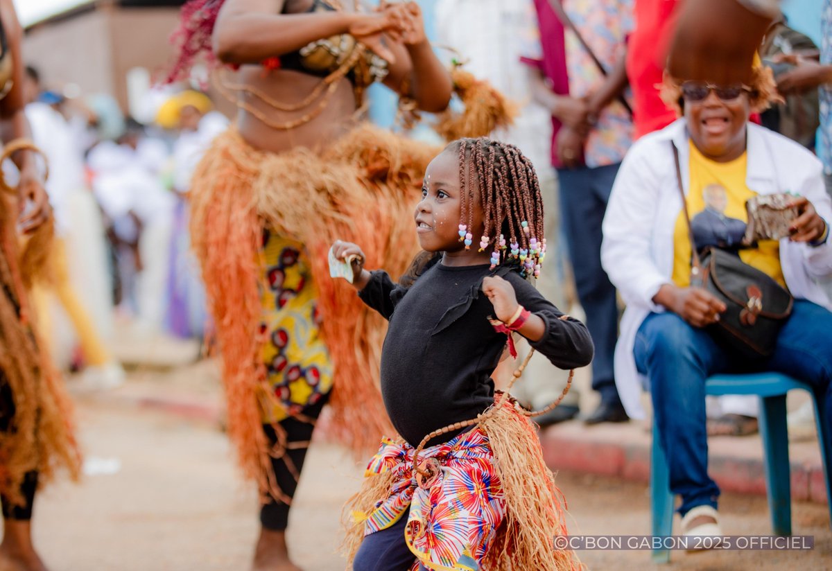 On a tous une raison de danser de joie cette semaine😊. La nôtre c'est la cérémonie du samedi 03 Mai... Et vous c'est laquelle ?

#Investiture2025 #CBON2025 #CinquièmeRépublique #BriceClotaireOliguiNguema #UnitéEtProgrès #LeBâtisseur #Gabon