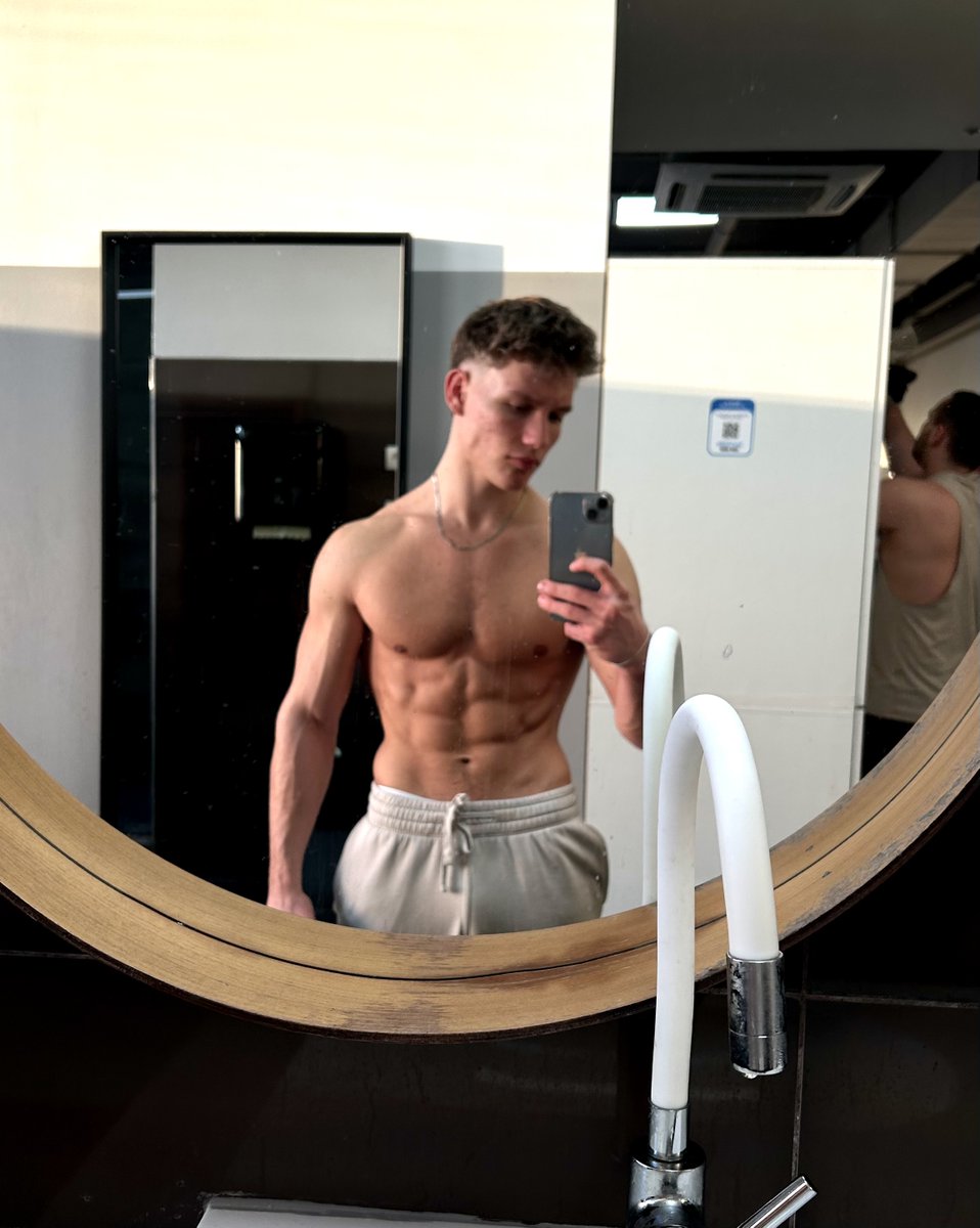 If you “don’t have time” to work out, it’s already game over

You don’t need time

You need priorities

And right now, yours are killing your energy, your focus, and your future.