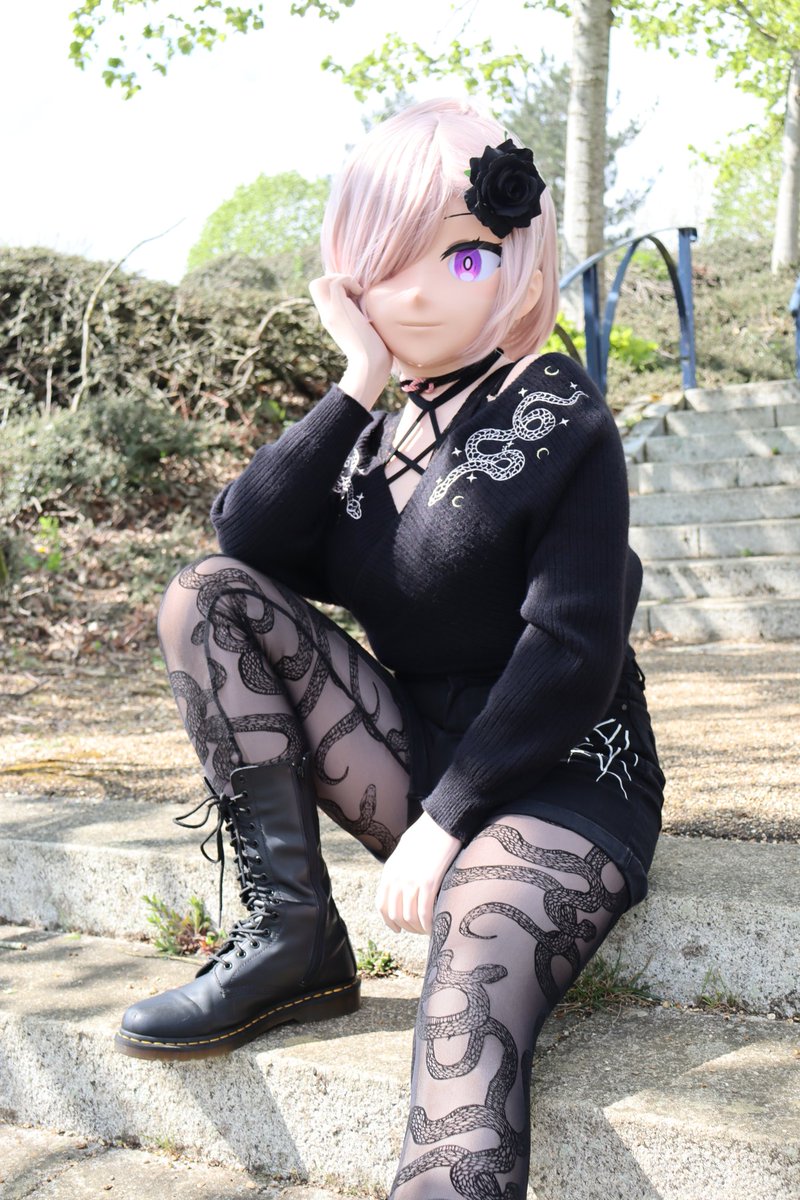 All black in spring probably isn't the best idea, but it matches my hair so well~

📸:<a href="/kig_mb47/">Kig_mb47</a> 

#kigurumi #kig