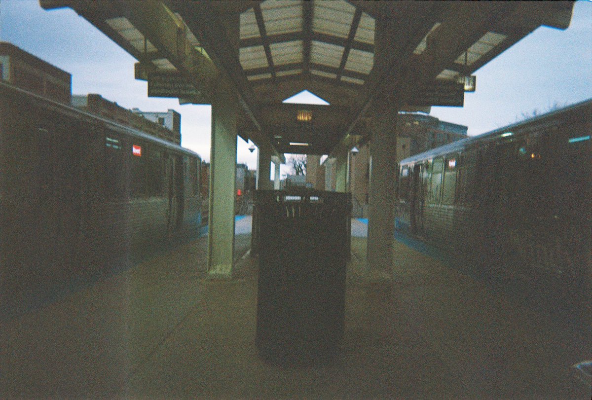 sxem0nica's tweet image. Chicago filmposting from the JFK airport if anyone #cares