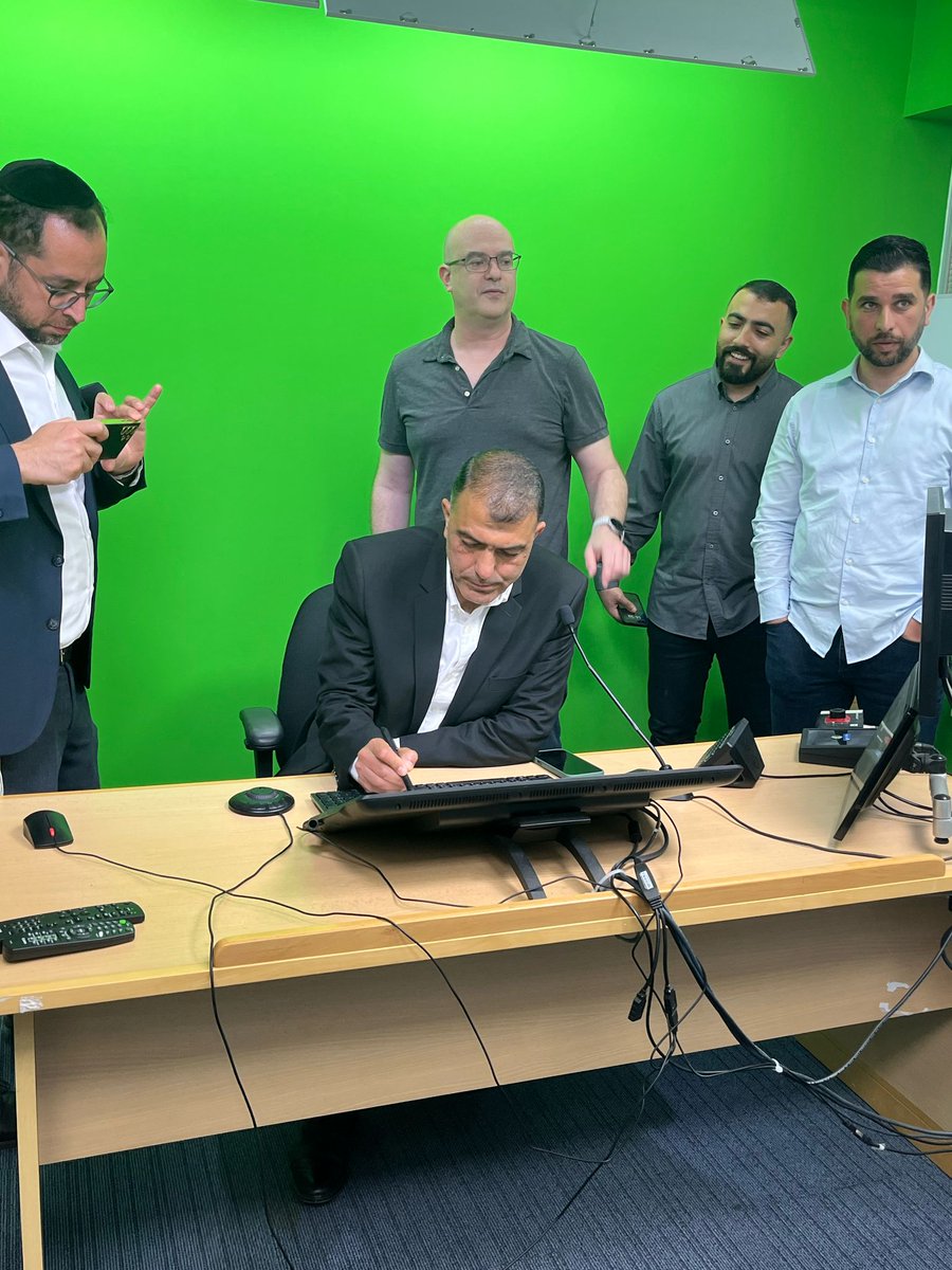 הבוקר אירחנו בקמפוס האוניברסיטה הפתוחה את יו"ר ועדת המדע והטכנולוגיה של הכנסת, ד"ר יאסר חוג'יראת, בליווי הצוות המקצועי של הוועדה ויועציו הפרלמנטריים. הם נחשפו לפעילות של האוניברסיטה להנגשת השכלה גבוהה איכותית לכל החברה הישראלית, להטמעת כלים טכנולוגיים מתקדמים בתהליכי הלמידה.
