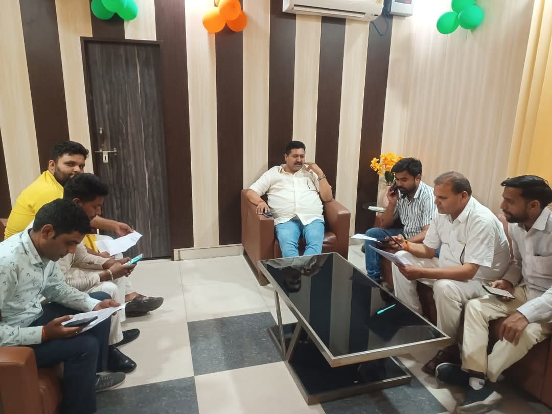 BJP BIJNOR (@bjp4bijnor) on Twitter photo कल जिला कार्यालय पर मन की बात के कार्यक्रम की समीक्षा की एवं सोशल मीडिया आईटी के कार्यकर्ताओं को कार्यक्रम सफल बनाने के लिए रहा <a href="/Bhupendrabobby1/">Bhupendra Chauhan Bobby</a> कल जिला कार्यालय पर मन की बात के कार्यक्रम की समीक्षा की एवं सोशल मीडिया आईटी के कार्यकर्ताओं को कार्यक्रम सफल बनाने के लिए रहा <a href="/Bhupendrabobby1/">Bhupendra Chauhan Bobby</a>
