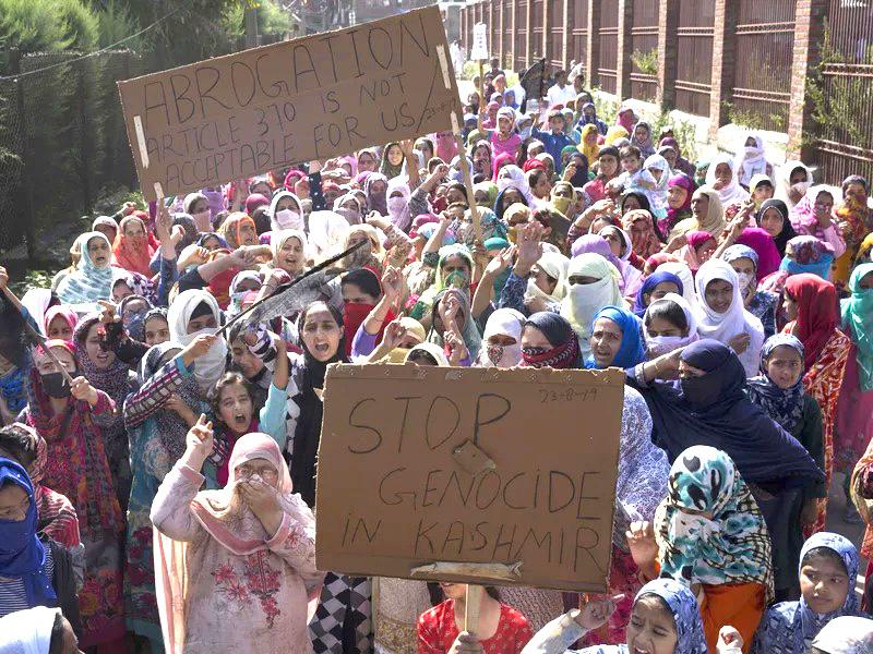 thinking_muslim's tweet photo. Indian-Occupied Kashmir: South Asia’s Palestine 🧵 https://t.co/FZHr1hsN1Q