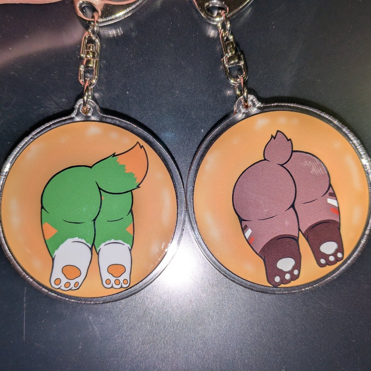 CHANGE4で頒布した『おしりアクキー』
を本日入稿しました！   問題なければ通販と関西けもケット10で委託頒布する予定です！！

詳細につきましては改めてお知らせ致します🙇‍♀️