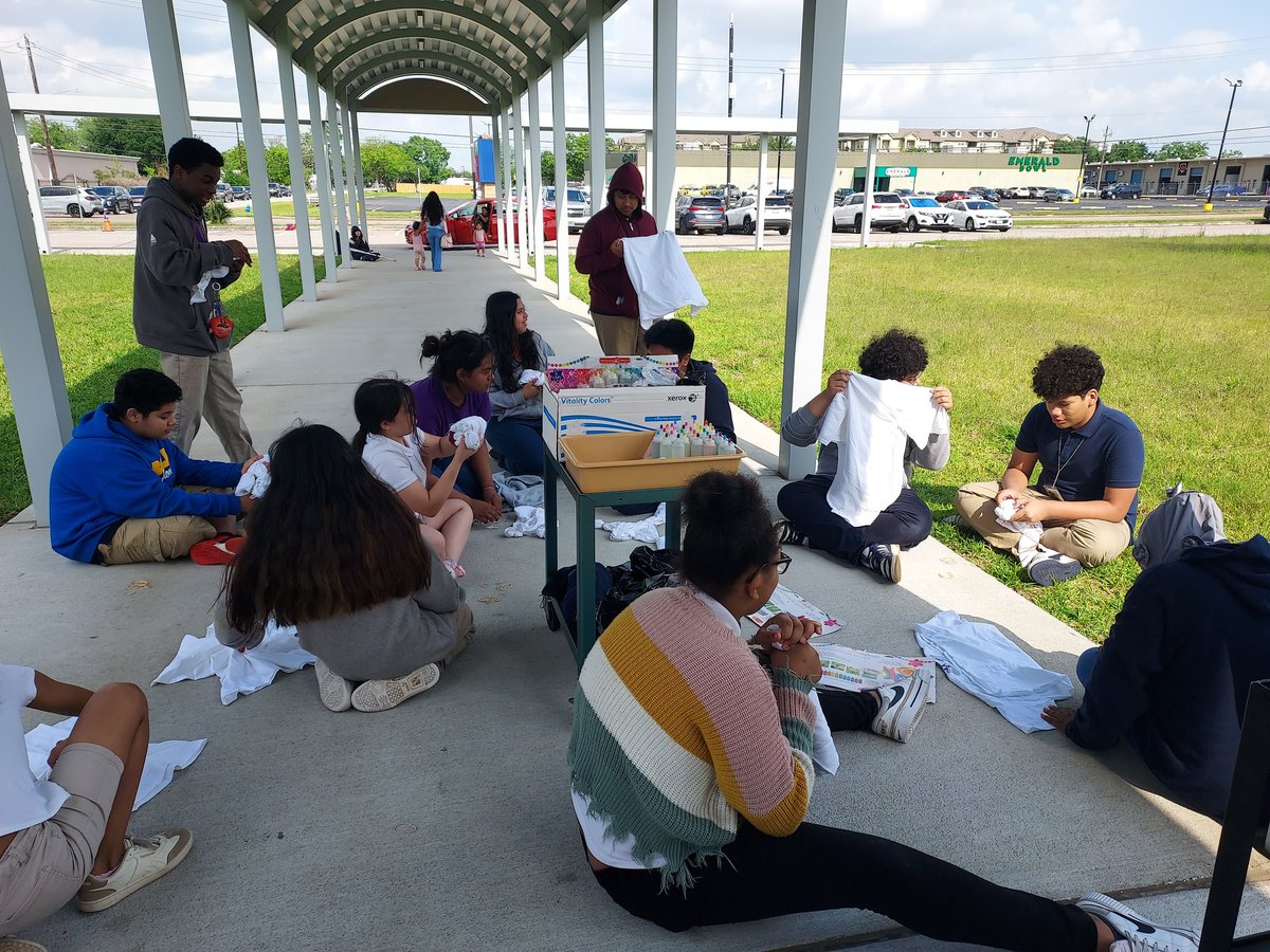 Olle Middle School Library (@ollelibrary) on Twitter photo <a href="/OlleLibrary/">Olle Middle School Library</a> made tie-dyed t-shirts for Makers´s Club. Lots of fun and à huge success. Students could not wait to wear their shirts. #MoreThanBooks <a href="/Alief_Libraries/">AliefLibraries</a> <a href="/OlleMightyOwls/">Olle Middle School</a> <a href="/OlleLibrary/">Olle Middle School Library</a> made tie-dyed t-shirts for Makers´s Club. Lots of fun and à huge success. Students could not wait to wear their shirts. #MoreThanBooks <a href="/Alief_Libraries/">AliefLibraries</a> <a href="/OlleMightyOwls/">Olle Middle School</a>
