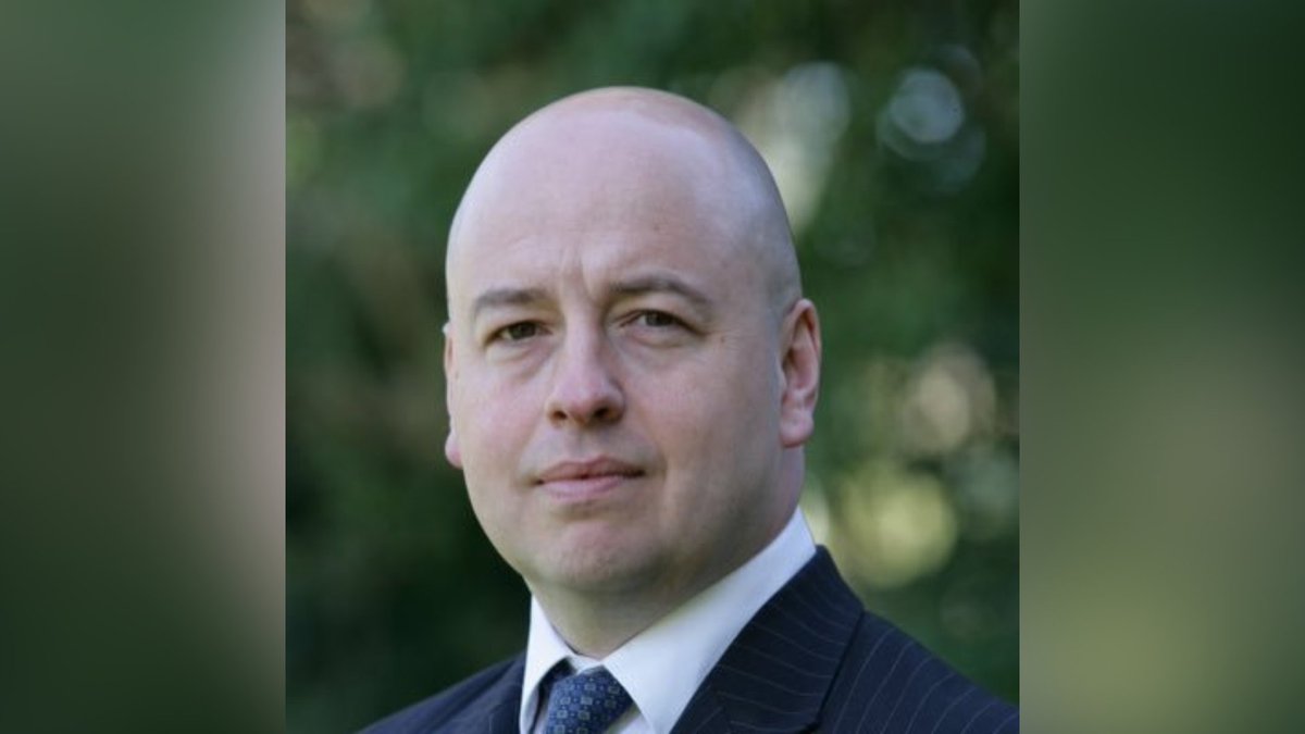 1/6
PC Rick Prior (<a href="/mpfchairman/">Rick Prior</a>), elected Chair of the Metropolitan Police Federation, has been sacked from his Federation role and banned for life from standing again — for telling the truth about the fears frontline officers face. 🧵