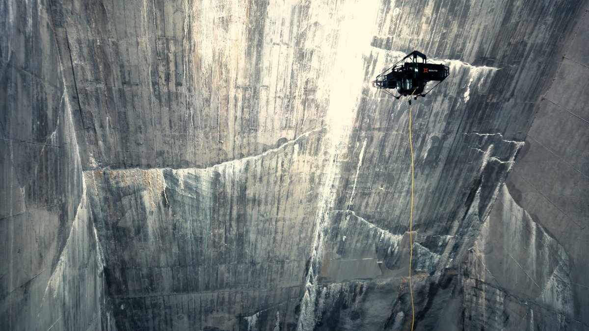 🛠 Deep inside Storfinnforsen hydro dam, operated by Uniper.

Thousands of m² of concrete inspected by Kiwa Sverige with the #Scout137 Drone System, flying for hours to capture 4K data for actionable insights.

Tethered drones = essential for infrastructure!

#DroneInspection
