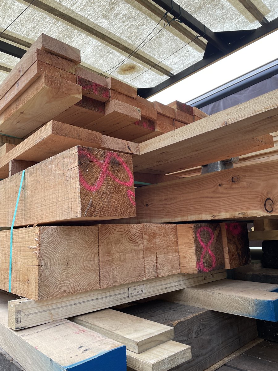devon_hardwoods's tweet image. 🚛 check out these home-grown Larch beams heading out today to a regular customer for a couple of porches 🔥

Being naturally durable, sustainably sourced and having a naturally aesthetic charm, home-grown softwoods are popular choice for exterior projects🏡

#britishtimber