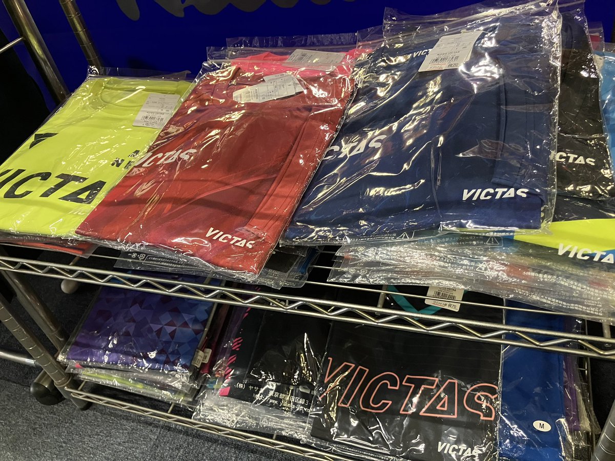victas_iwama_k's tweet photo. 【店舗情報】
愛知県豊川市の卓星スポーツさんの紹介です🏬
#VICTAS 話題のラバー #スワットスピン をはじめ豊富な在庫があります。
https://t.co/SafFbEDq0t
店内は広く卓球台も置いてあり台貸しで練習も可能🏓
近くに来たら是非お立ち寄り下さい。
#卓球
#SMASHTHELIMLT https://t.co/y47wORQKhc