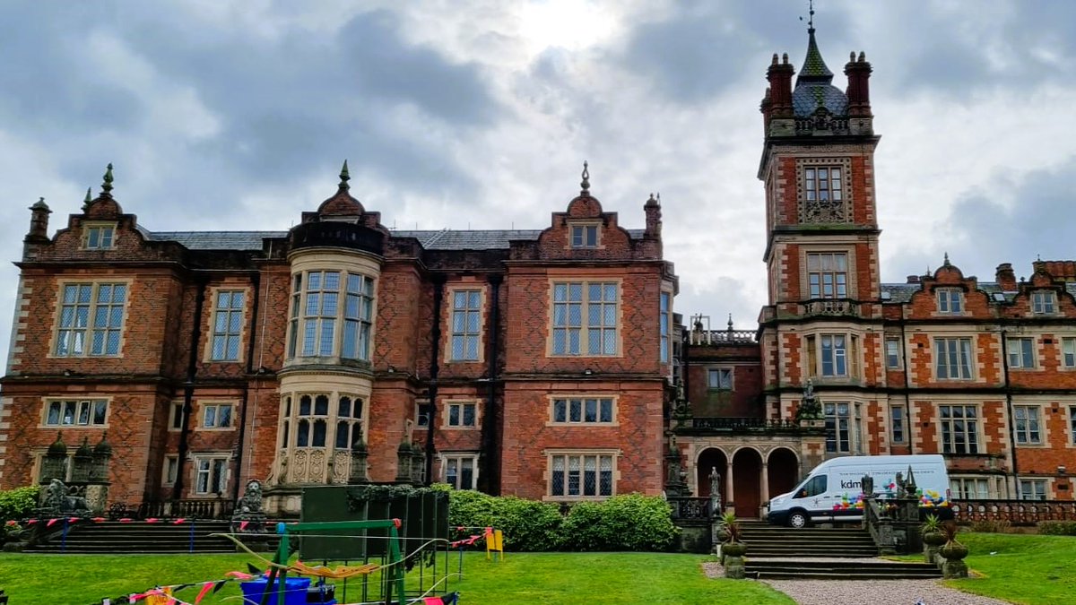 🌟 SPOTLIGHT ON: Crewe Hall Hotel &amp; Spa 🌟
At KDM Events, we love working with Crewe Hall - it’s the perfect blend of charm, class and comfort.
Crewe Hall in 3 words? Charming. Distinguished. Striking. 🧡