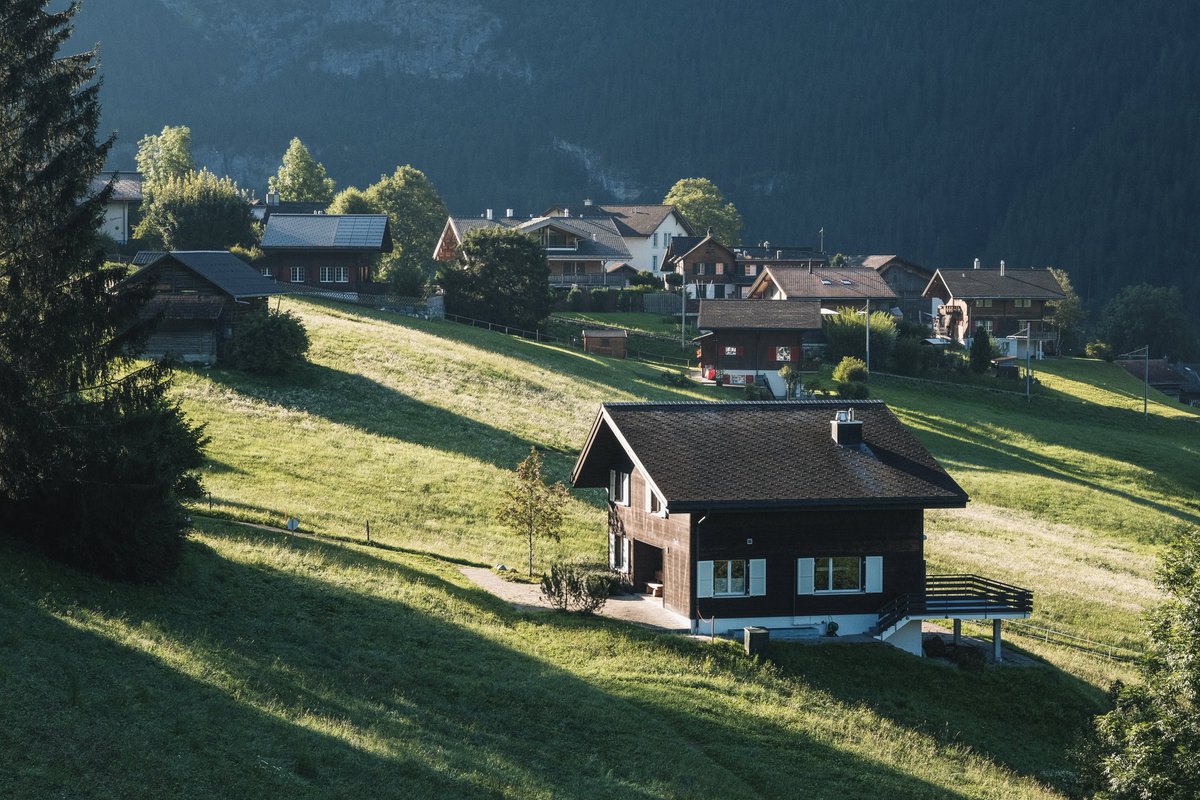 inazumanophoto's tweet photo. Morning in Grindelwald https://t.co/rt5s3COW2X