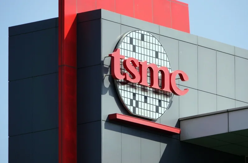 El legislativo de Taiwán aprobó una ley que asegurará que la tecnología de fabricación más reciente de TSMC permanezca en Taiwán y que las fábricas de TSMC en el extranjero estén al menos una generación por detrás, informan los medios, señalando que la fecha de implementación del