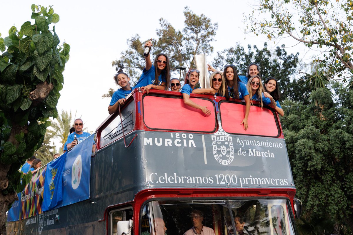 Alhama ElPozo (@alhamaelpozo) on Twitter photo 𝐌á𝐬 𝐟𝐨𝐭𝐨𝐬 𝐝𝐞 𝐜𝐞𝐥𝐞𝐛𝐫𝐚𝐜𝐢ó𝐧 🍾🥂(1/2)
Las mejores imágenes de la rúa en autobús y la recepción en el Ayuntamiento de Alhama. 𝐌á𝐬 𝐟𝐨𝐭𝐨𝐬 𝐝𝐞 𝐜𝐞𝐥𝐞𝐛𝐫𝐚𝐜𝐢ó𝐧 🍾🥂(1/2)
Las mejores imágenes de la rúa en autobús y la recepción en el Ayuntamiento de Alhama.