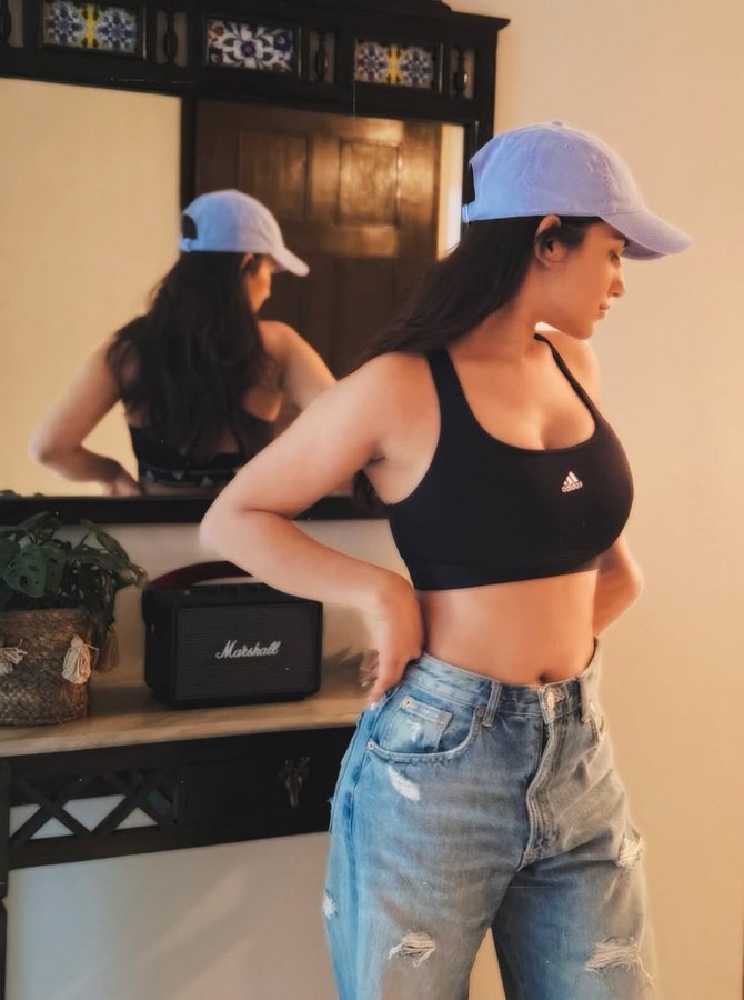 GpnHB3ObsAAFv8z?format=jpg&name=900x900