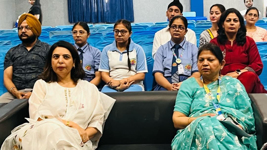 DCMPresidency's tweet image. DCM Presidency School recently hosted an informative orientation session for Class XI students and their parents.
 #DCMPresidencySchool #OrientationSession #ClassXI #AcademicExcellence #Partnership
#BestSchoolinLudhiana