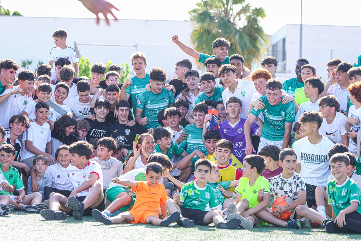 ✅ Desde la 2020-2021  <a href="/UDLaCruz/">UD La Cruz Villanovense</a> está en la máxima categoría juvenil de manera consecutiva 

👉 Éxito del club, jugadores y cuerpo técnico en una temporada muy exigente

Con el paso del tiempo se valorará 👏 aún más todas estas temporadas en esta categoría. La Cruz es de DH 💚🤍