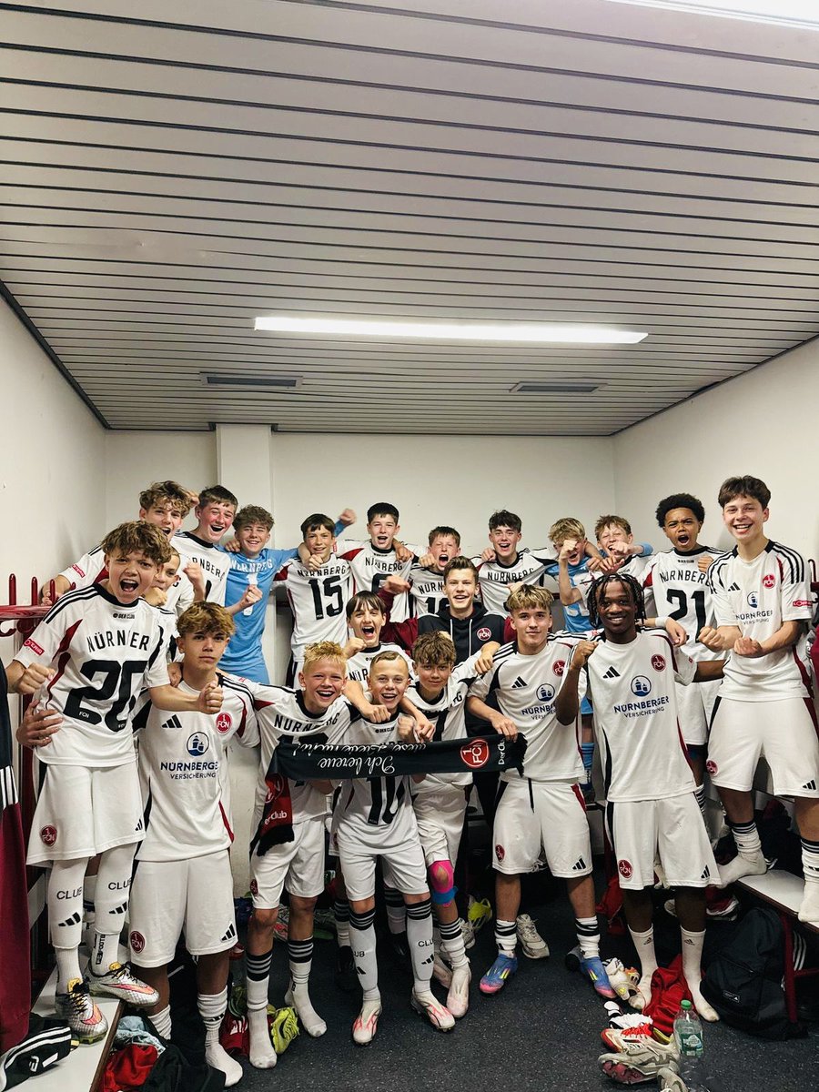 fcn_nachwuchs's tweet photo. 𝓓𝓮𝓻𝓫𝔂𝓼𝓲𝓮𝓰𝓮𝓻 𝓕𝓒𝓝!🙌
Die #FCNU14 bezwang den FC Bayern München gestern durch Tore von #Idada (4x), #Barget und #Lehofer mit 6:3.🤩
Alle weiteren Ergebnisse und Spielberichte findet ihr hier:
👉 https://t.co/RHkizmxfoP
#fcn | #clubnachwuchs https://t.co/ZlTzGCyXnB