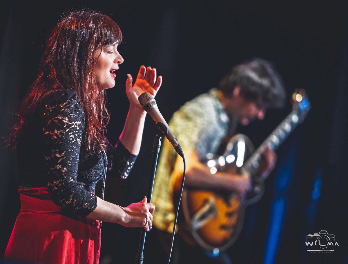 DSGashiRKS's tweet photo. ✨ #ElinaDuni and #RobLuft shine on stage at Ośrodek Działań Twórczych Światowid (@ODT_Swiatowid), with a truly unforgettable concert in Wrocław! They performed special songs from 🇦🇱, 🇽🇰, 🇵🇱, & beyond! 🎤🎸🎵
Ju falemnderit shumë / Thank you very much, Elina & Rob! Dziękuję bardzo, Pani Dyrektor Łaby!
📸 Krzystof Wilma, Wrocław
@KosovainPoland
#RoselaCiko