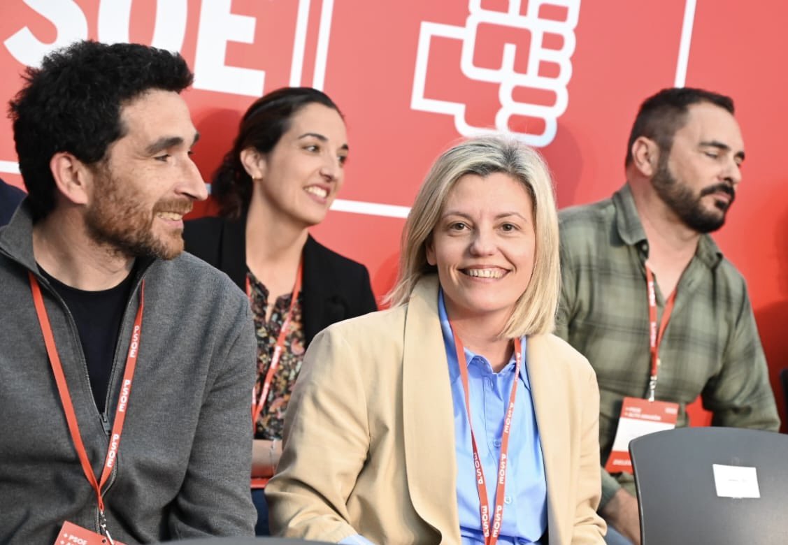 Begonasarre's tweet photo. ✍️ Nueva página en el #PSOEAltoAragón con el #11Congreso adelante @fsabes #ElenaCasaus @LCANALES76 @marceliglcua 

💪 Seguimos construyendo el presente y el futuro juntos, para cada rincón de nuestra provincia #Huesca y así pronto un #Aragón mejor con @Pilar_Alegria  ¡Con el mejor equipo!

🫶 ¡Siempre a vuestro lado, por esta gran familia del @psoealtoaragon !