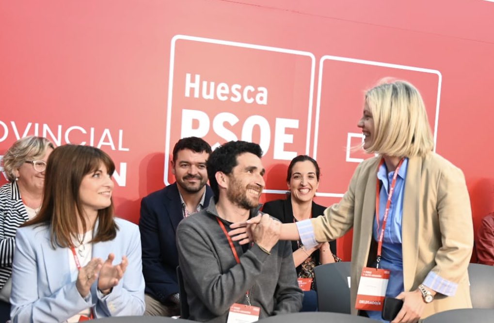 Begonasarre's tweet photo. ✍️ Nueva página en el #PSOEAltoAragón con el #11Congreso adelante @fsabes #ElenaCasaus @LCANALES76 @marceliglcua 

💪 Seguimos construyendo el presente y el futuro juntos, para cada rincón de nuestra provincia #Huesca y así pronto un #Aragón mejor con @Pilar_Alegria  ¡Con el mejor equipo!

🫶 ¡Siempre a vuestro lado, por esta gran familia del @psoealtoaragon !