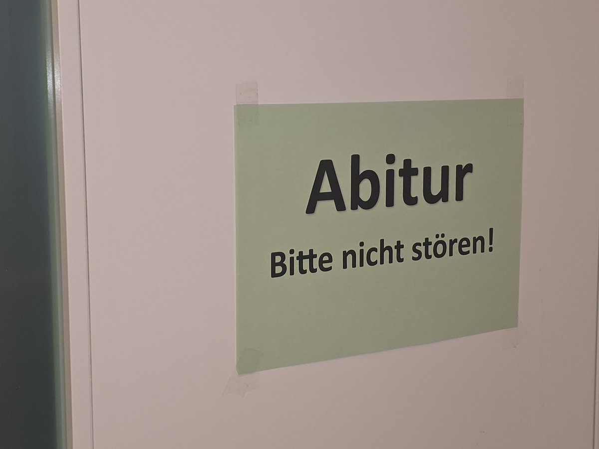 Auf die Plätze … fertig: Abi!

Morgen beginnen die Abi-Prüfungen – Deutsch macht den Anfang.
Wir wünschen allen Abiturientinnen und Abiturienten maximale Erfolge. Die LEV drückt Euch allen die Daumen!
lev-thueringen.de/2025/04/auf-di…
<a href="/LSV_Thueringen/">LSV Thüringen</a> <a href="/BildungTH/">TMBWK</a>
