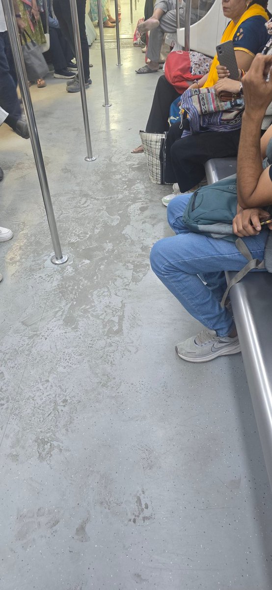 Such dirty coaches can be seen any time in Metro trains. 

<a href="/OfficialDMRC/">Delhi Metro Rail Corporation</a> time to increase attention on coach cleaning during travel time.

<a href="/aajtak/">AajTak</a> <a href="/CNNnews18/">News18</a> <a href="/ZeeDNHNews/">Zee Delhi-NCR Haryana</a> <a href="/ZeeNews/">Zee News</a> <a href="/ABPNews/">ABP News</a> <a href="/TOIIndiaNews/">TOI India</a> <a href="/AtulMathur_/">Atul Mathur</a> <a href="/NBTDilli/">NBT Dilli</a> @GulshanRaiNBT <a href="/JagranNews/">Dainik Jagran</a> <a href="/satender_tri/">SATENDER TRIPATHI</a> <a href="/htTweets/">Hindustan Times</a>