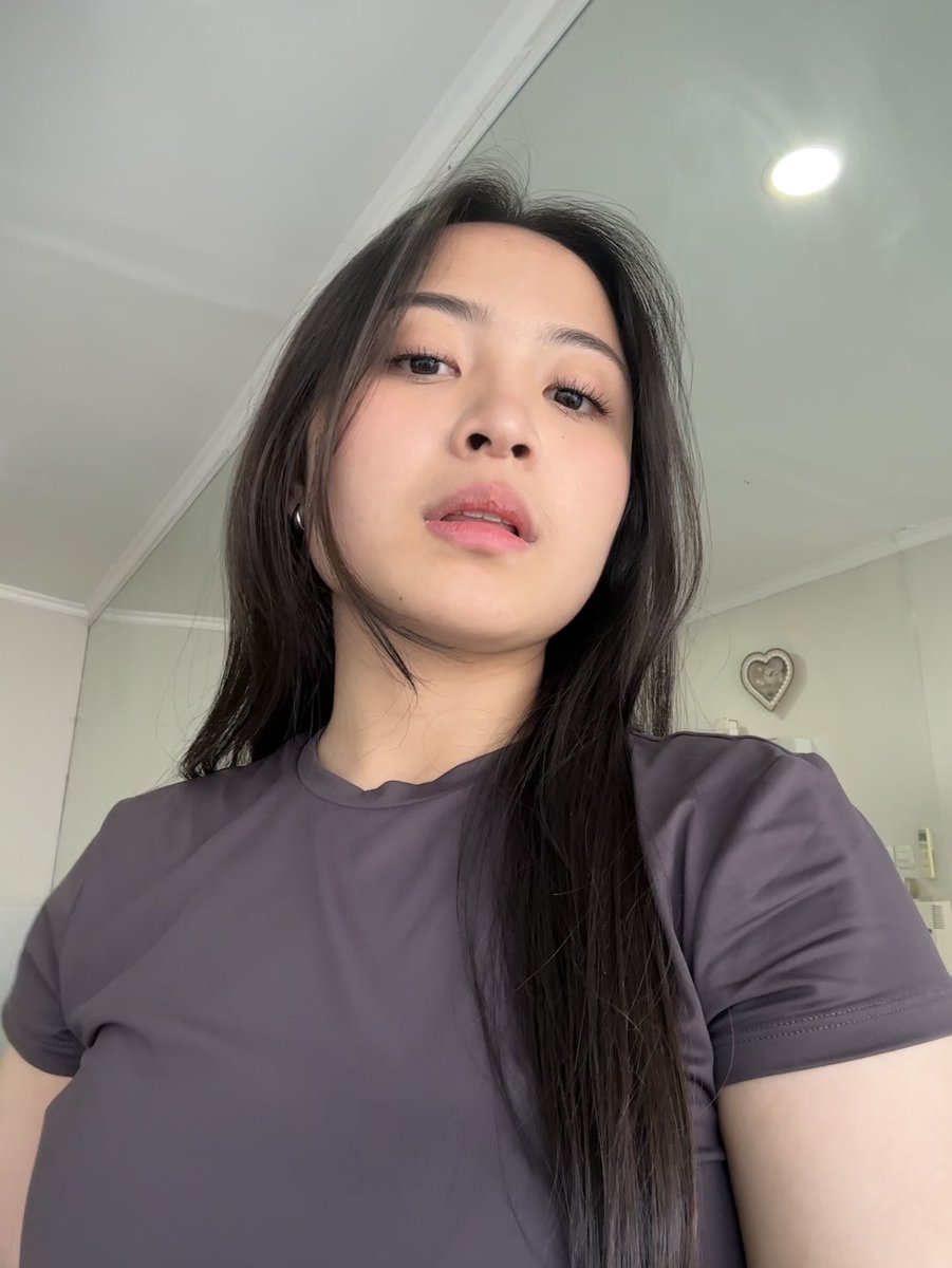 Bernadya looks flawless in her new selfies.