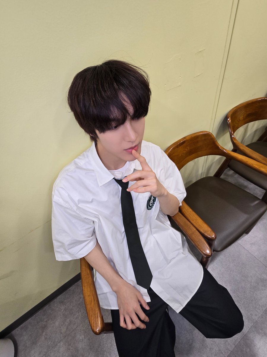 [#촨스]
죄송합니다. 숙제를 못 해왔어요. 귀여우니까 봐주세요.

#ARrC #아크
#CHOIHAN #최한