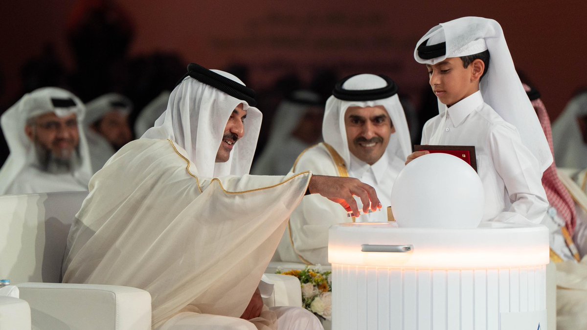 TamimBinHamad's tweet image. في إطار خططنا للتحول نحو الطاقة المتجددة، دشنت اليوم مشروعين استراتيجيين للطاقة الشمسية في راس لفان ومسيعيد. نهدف من هاتين المحطتين إلى تنويع موارد الطاقة ودعم المشاريع التنموية الاستراتيجية لبلادنا، والاستفادة من إمكانات الطاقة المنخفضة الكربون في خططنا للاستدامة والحد من…