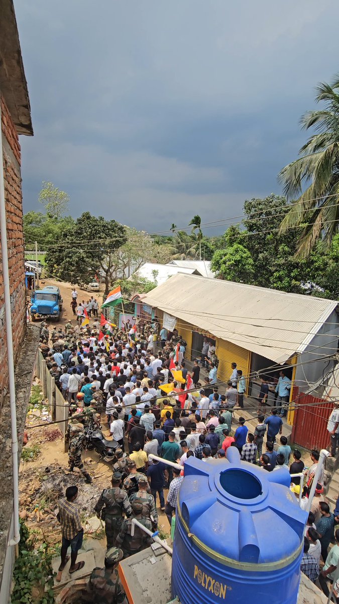 PradyotManikya's tweet photo. Today at Belonia , Tripura thousands of our Warriors were stopped by the BSF otherwise the illegal construction by Bangladesh would have been demolished. These are the youth of our Tiprasa all we need is a green signal , rest we will handle ! https://t.co/84kQsI7Zth