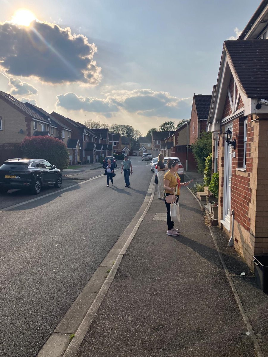 🗓 Only 3 days left before we head to the polls to get the Tories out of Hertfordshire County Council. 

🗳 Remember to vote Labour on Thursday 1 May. 

👤 Don't forget to bring a photo ID with you to the polling station.