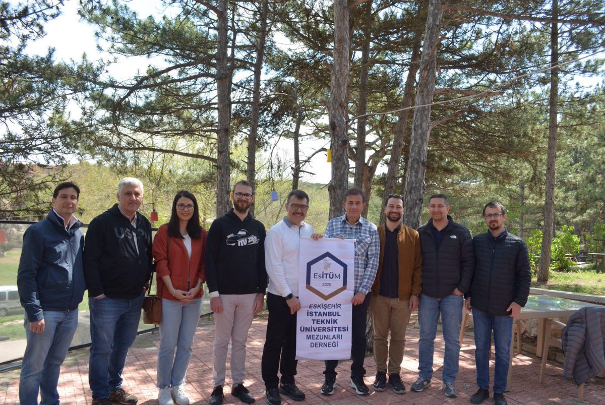 🎓✨💐 Bir üniversitenin en büyük gücü, yetiştirdiği mezunlarıyla kurduğu ömür boyu süren bağdır. Bu anlayışla, Eskişehir İTÜ Mezunları Derneği (EsİTÜM) ile bir araya gelmekten büyük mutluluk duydum. Eskişehir'in yetiştirdiği bir akademisyen olarak, İTÜ çatısı altında Eskişehirli