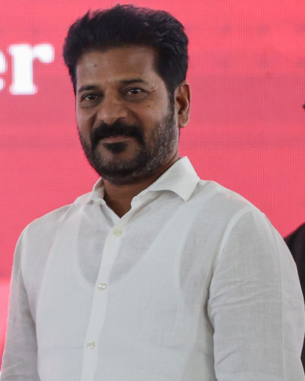 రేవంత్ రెడ్డి:
కేసీఆర్ అభద్రతాతో మాట్లాడాడు.
నేను ఇంకా 20 ఏళ్ళు రాజకీయాల్లో ఉంటా.
అద్దంకి దయాకర్‌కు ఎమ్మెల్సీ ఇచ్చా.
ఇందిరా గాంధీకి మించిన యోధురాలు లేరు.
చివరి 6 నెలలు నా పాలనపై చర్చ జరుగుతుంది.
