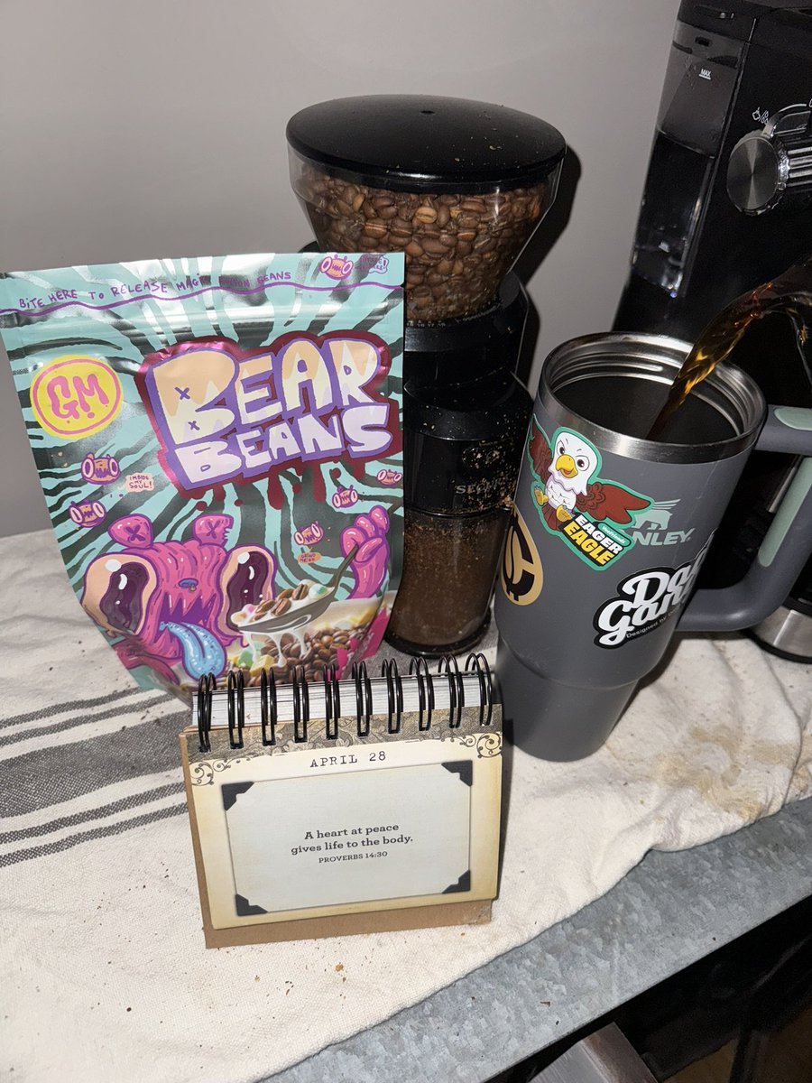 Good Morning gang ☕️

The smells in the house this AM are 👌🏼

But can we talk about the art on the bag 🤯