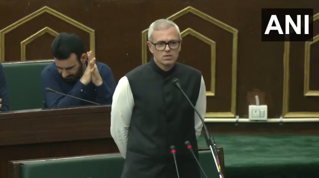 🚨 EMOTIONAL OMAR ABDULLAH : "With what face I will demand statehood now?"

"I won't use this moment to demand statehood"

"It would be SHAMEFUL on my part if I go and tell the central govt that 26 people have died, now give me statehood..."

"Srinagar's Jamia Masjid for the