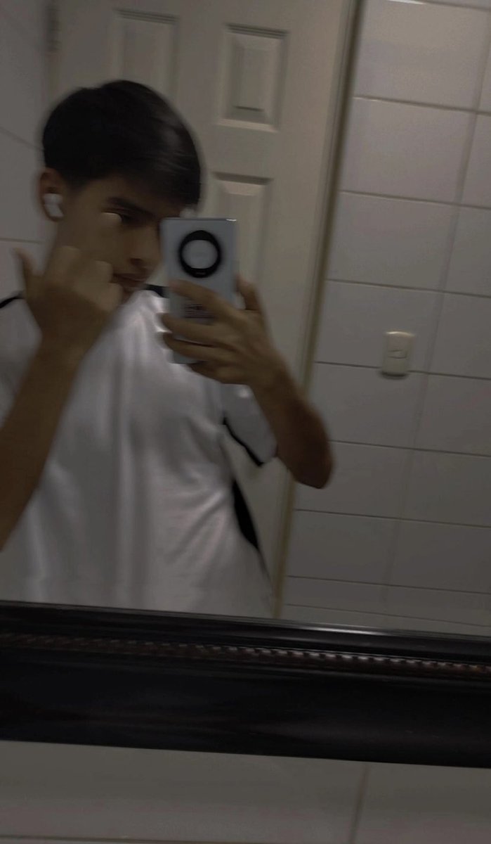 Alvaro80965's tweet photo. Aver dime hola 🫣 https://t.co/36Lm03Bbrs