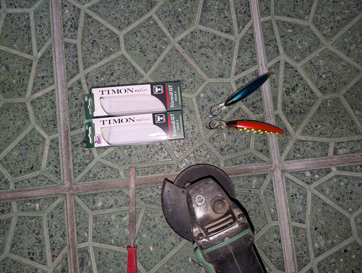 潜り過ぎて使い所が分からないのは僕だけかな？
＃トリコロールGT88DR
＃リップカット