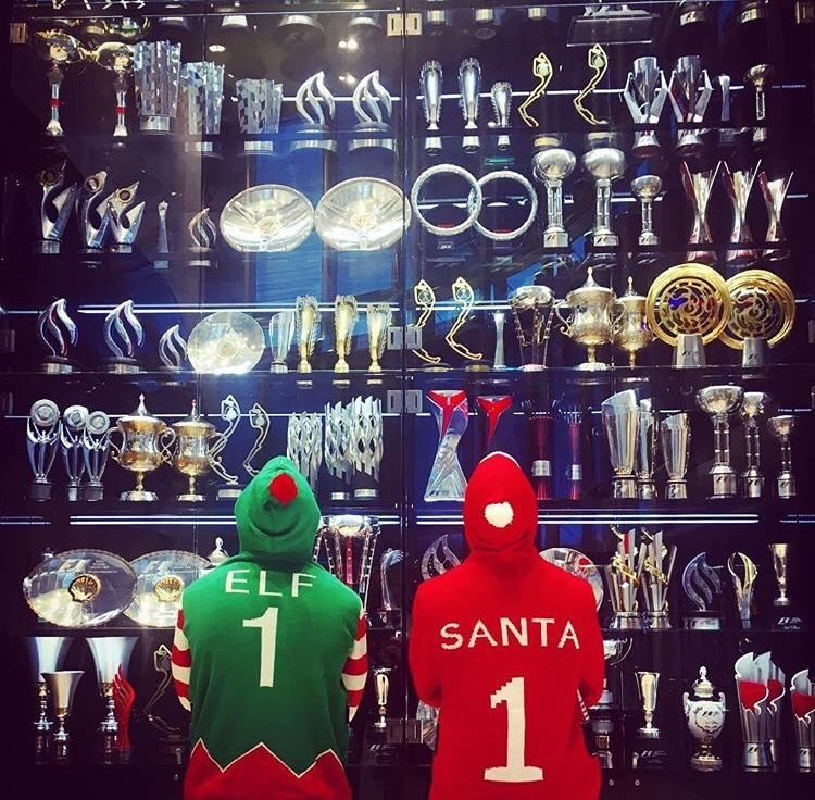 333file's tweet image. maxiel getting festive at the factory 🎄🎅