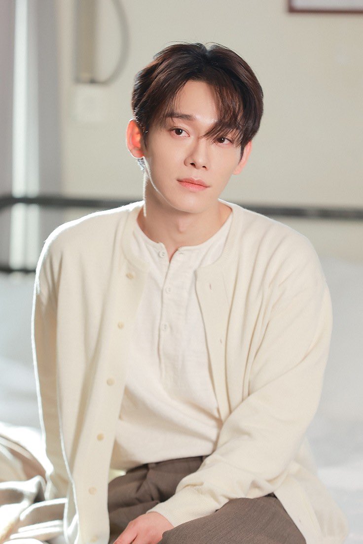 knockknock0408's tweet photo. CHEN https://t.co/ttaENYaymM