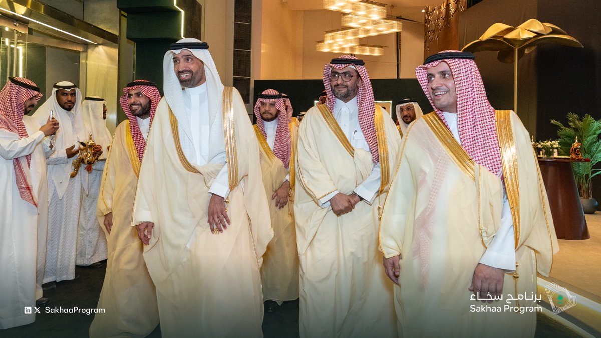 SakhaaProgram's tweet photo. لقطات من تشريف معالي وزير الموارد البشرية والتنمية الاجتماعية، المهندس أحمد بن سليمان الراجحي، لحفل #برنامج_سخاء.

#نصنع_الأثر_برؤية_تنموية https://t.co/cNPhXzzsx9